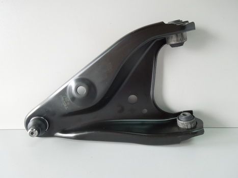 Рычаг Logan 14--, Sandero 14--, Largus 13--, Lada XRAY передний правый в сборе