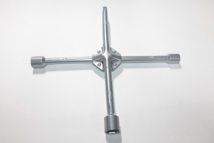 Ключ баллонный крест 3 головки /17х19х21х1/2/ усилен.