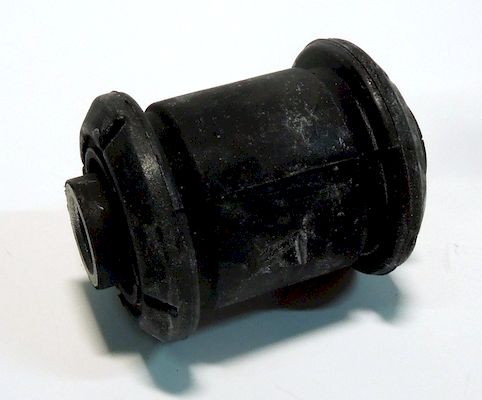 Сайлент-блок рычага перед. нижн. Opel Astra G 1.2-2.2D 98-04, Astra H 1.2-2.0T 04--, Meriva B 1.3D-1.7D 10-- передний