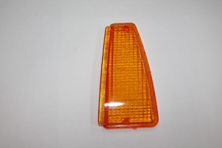 Рассеиватель передний 2108-99 желт. прав.