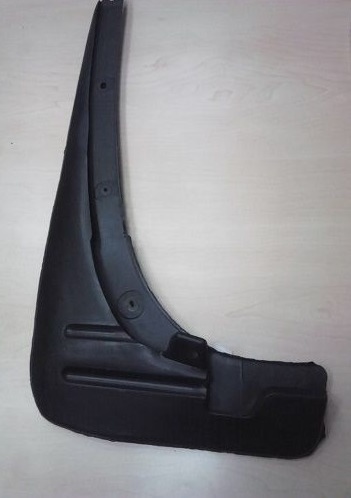 Брызговик Chery Tiggo перед. лев.