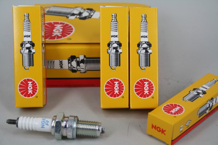 Свеча NGK DR8EA (7162)