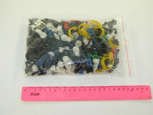 Набор пистонов (крепежа по кузову) 2106