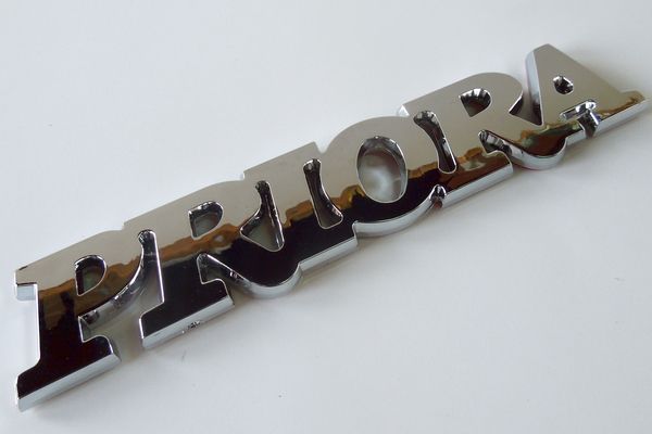 Эмблема надпись  Priora  14х2,5см