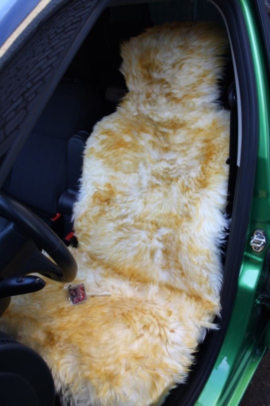 Накидка на сиденье натур. мех перед. овчина бежево-дымчатая длиношерстная LAMBSKIN