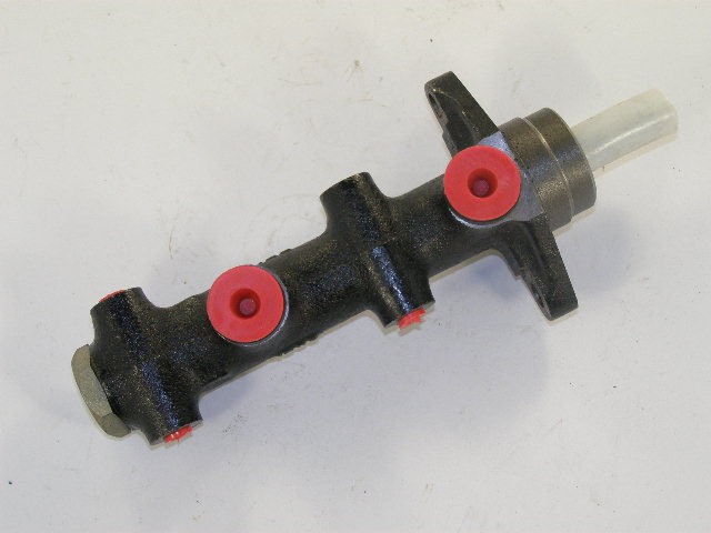 Цилиндр тормозной главный М-2141